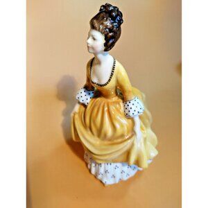 Vintage Royal Doultin Figurine Coralie HN2307 1963 7 1/2"